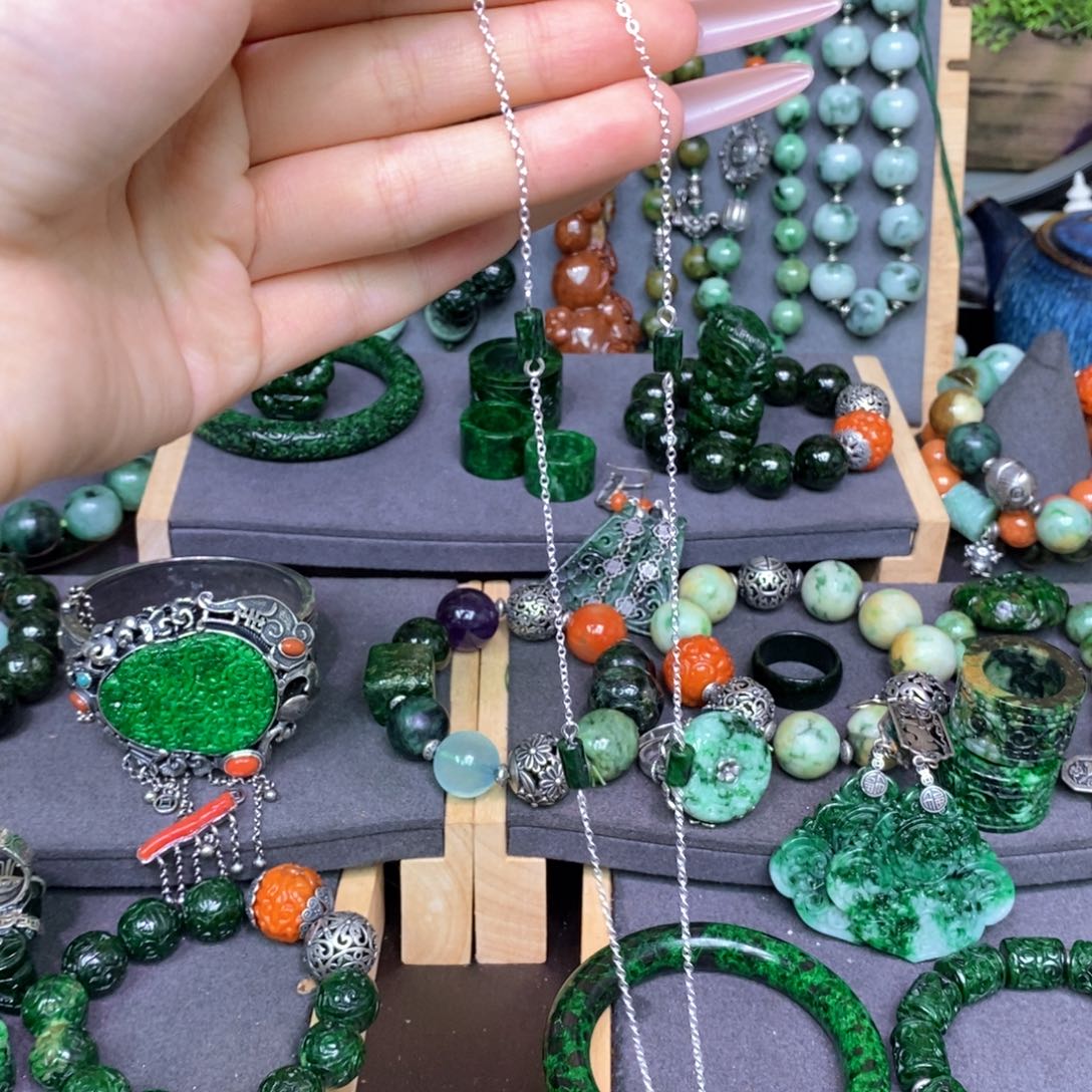 翡翠颈饰银S925镶嵌漂亮美眉