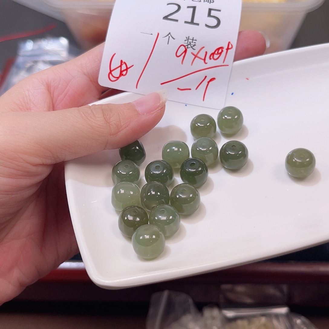 未镶嵌珠宝半成品水晶215 。        