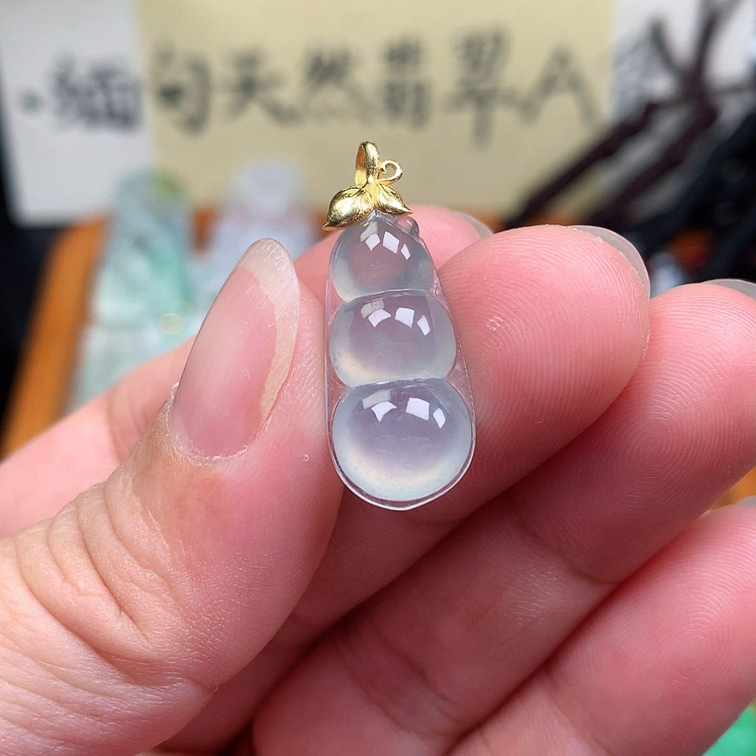翡翠裸石18K金镶嵌缅甸天然A货翡翠冰种豆子