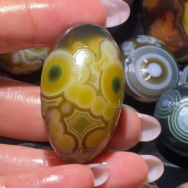 玛瑙/玉髓未镶嵌珠宝奇石77