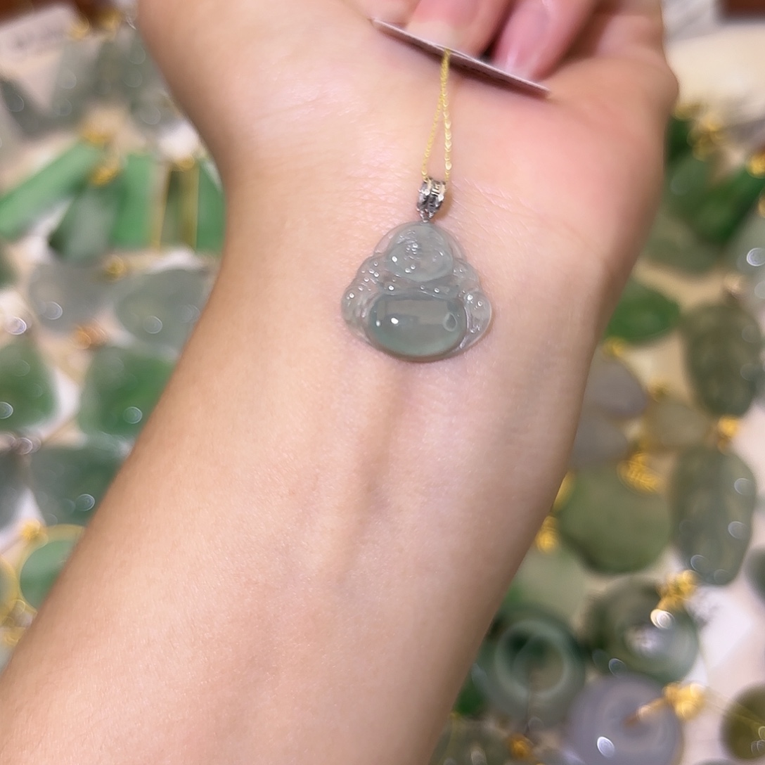 翡翠18K金镶嵌颈饰佛公