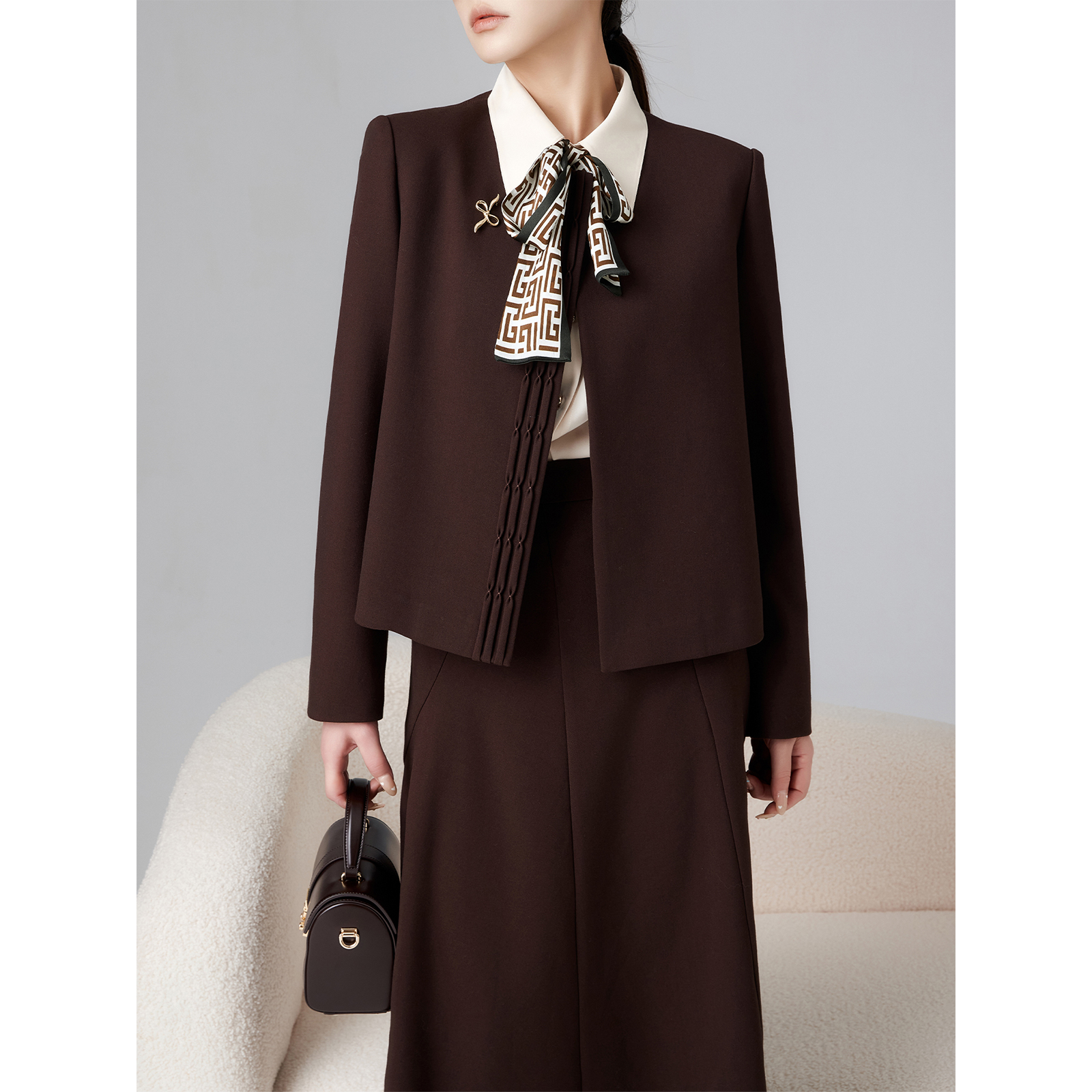 老敏哥原创 【魅力之秋】通搭无限圆领打条羊毛醋酸高级感外套Q7096