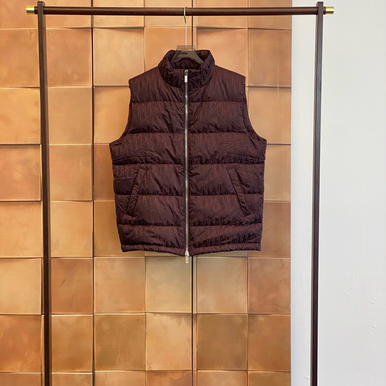 Dior 爆款酒红色老花满印羽绒马甲/52码/99新/27608