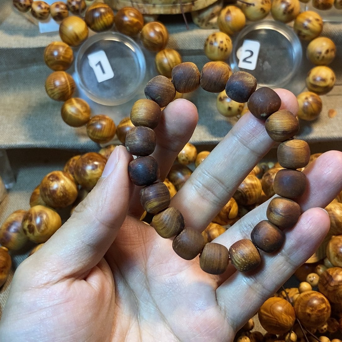 柏木（崖柏）眼*镜瑕疵碳化崖柏老型11x12无抛光