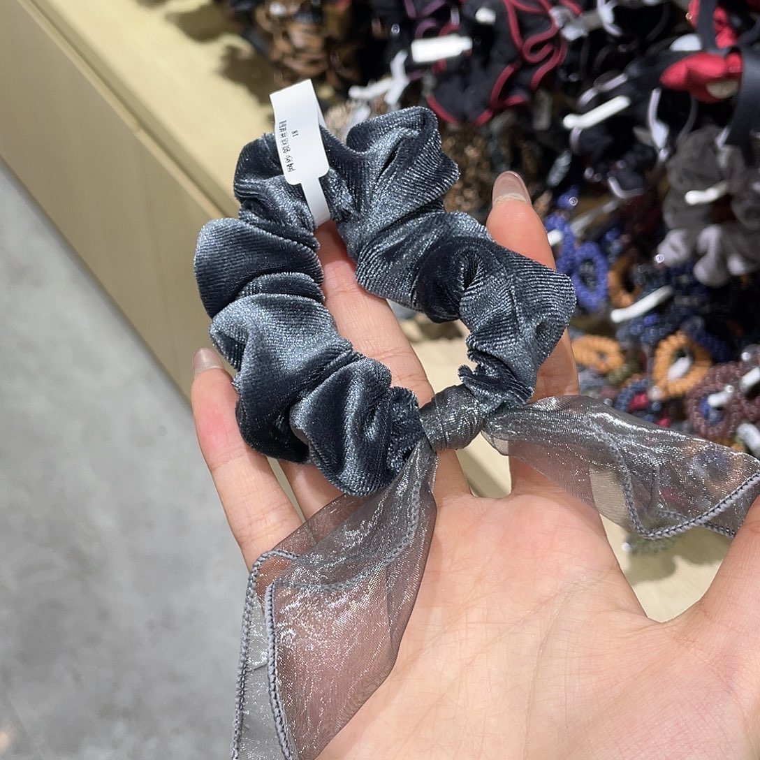 猪****布艺非金属灰蓝蝴蝶结发圈