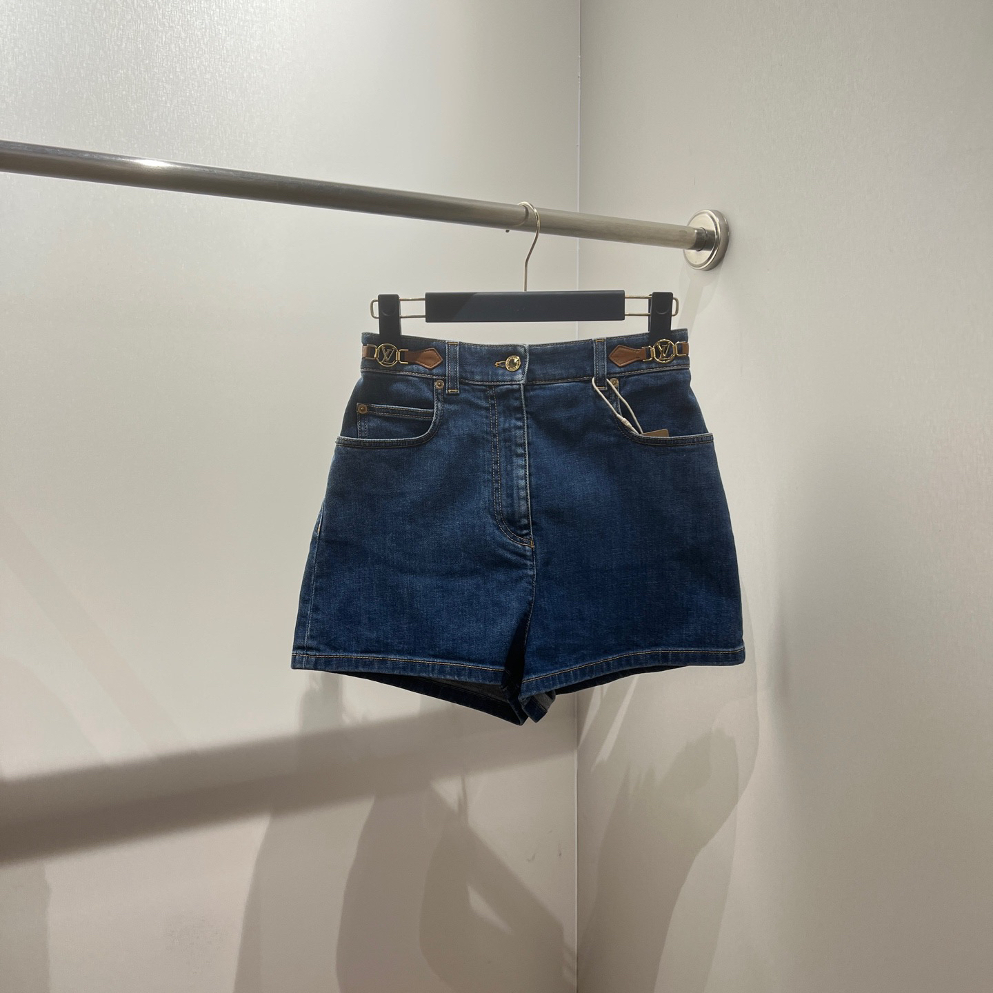 99新 LouisVuitton/路易威登 dec260 高腰拼皮Logo牛仔短裤36码棉