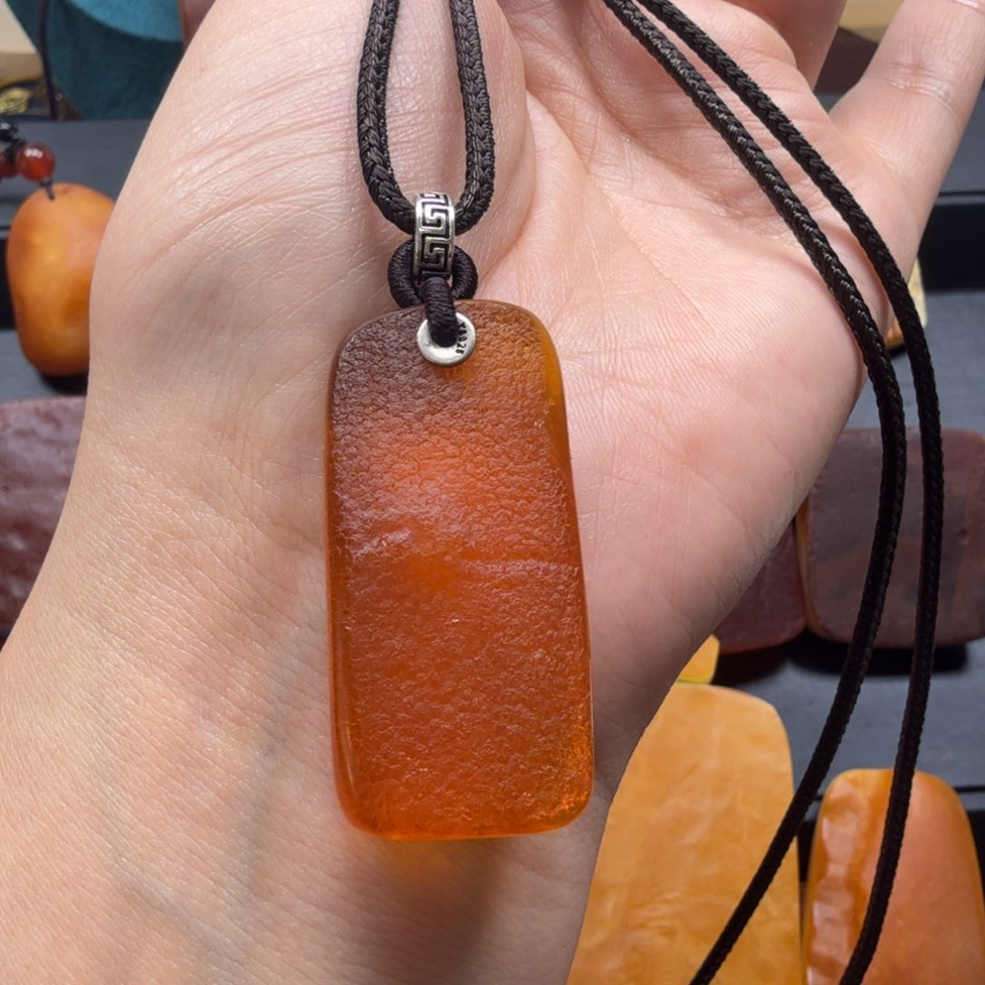 琥珀吊坠(赠链)未镶嵌