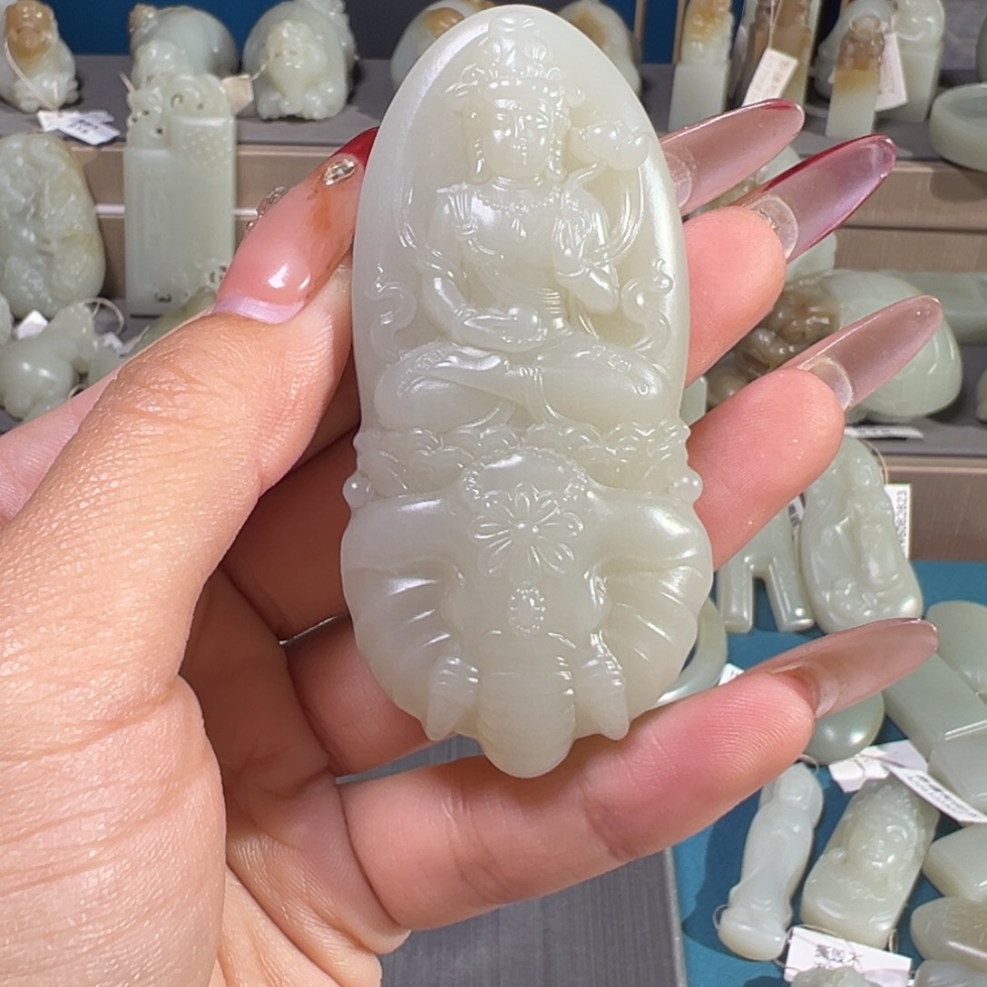 清***寂和田玉（糖玉）未镶嵌颈饰