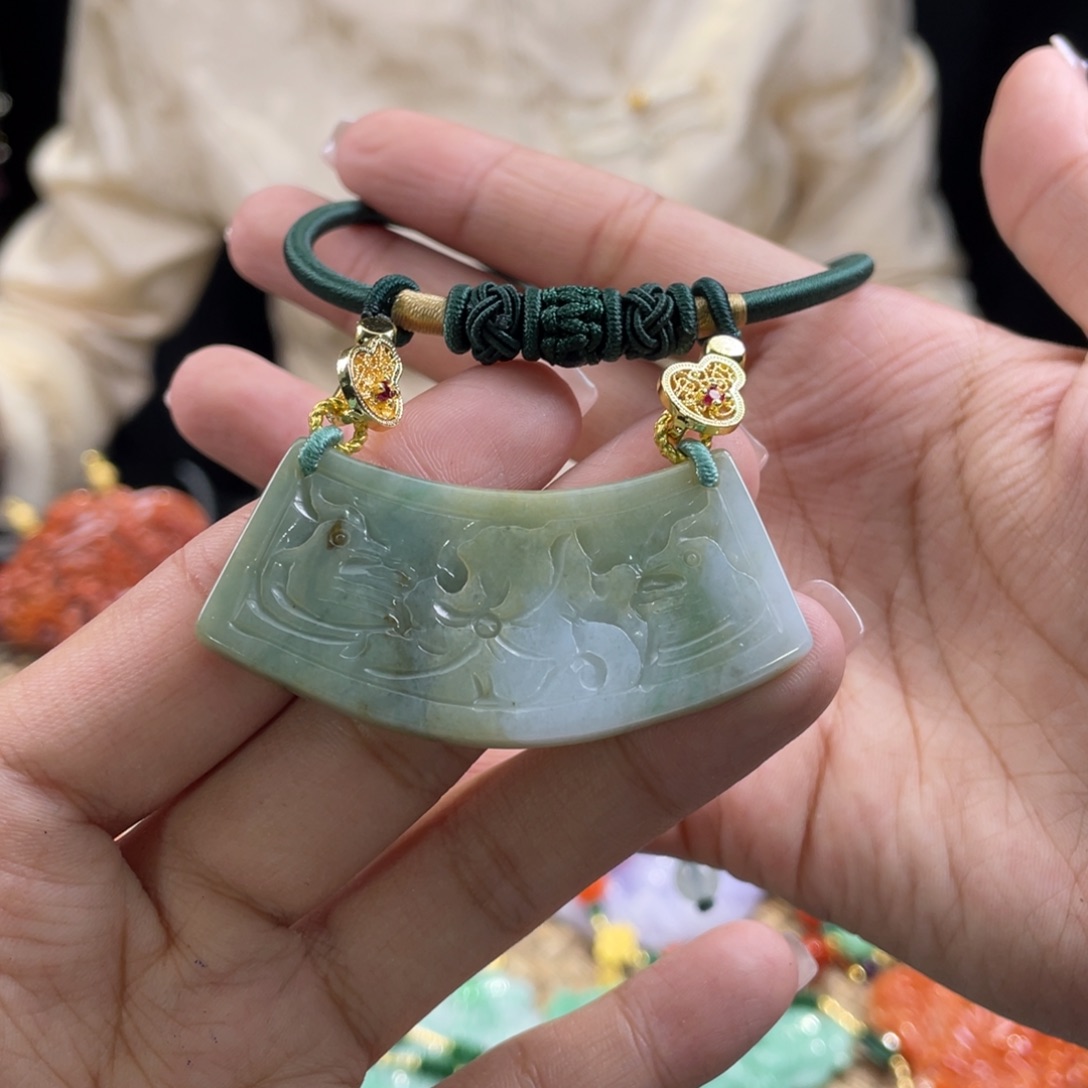 翡翠颈饰未镶嵌代编织