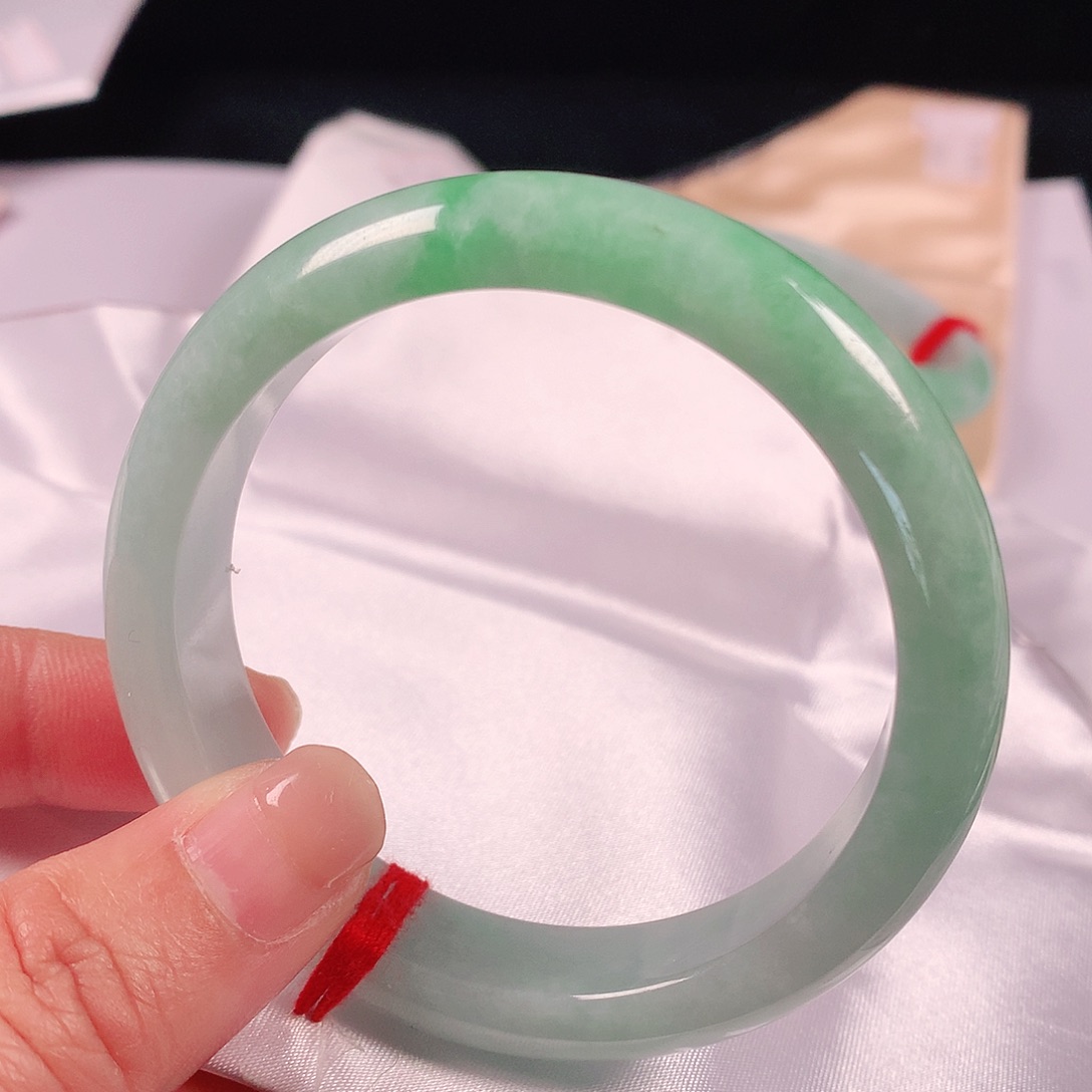 翡翠手镯未镶嵌56圈2528