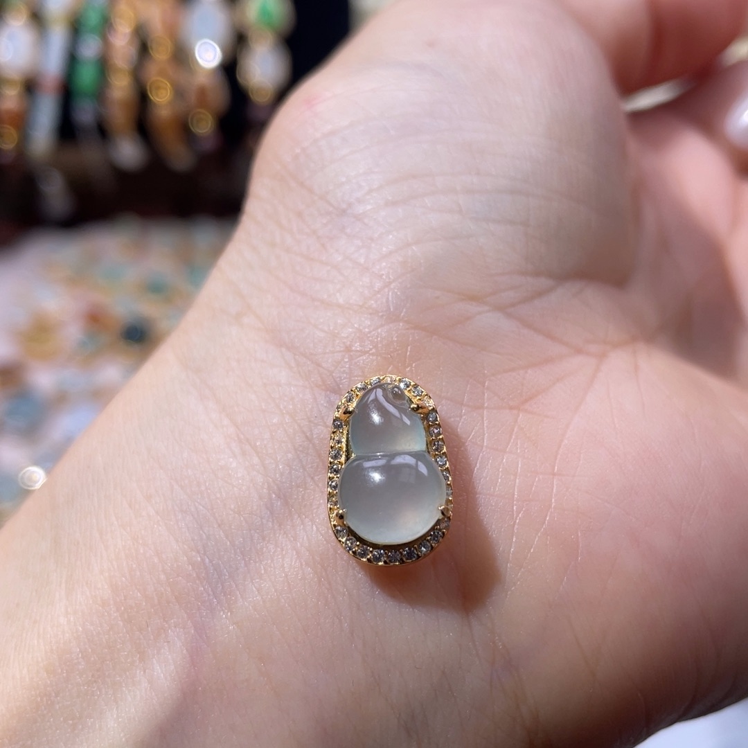 翡翠银S925镶嵌颈饰葫芦