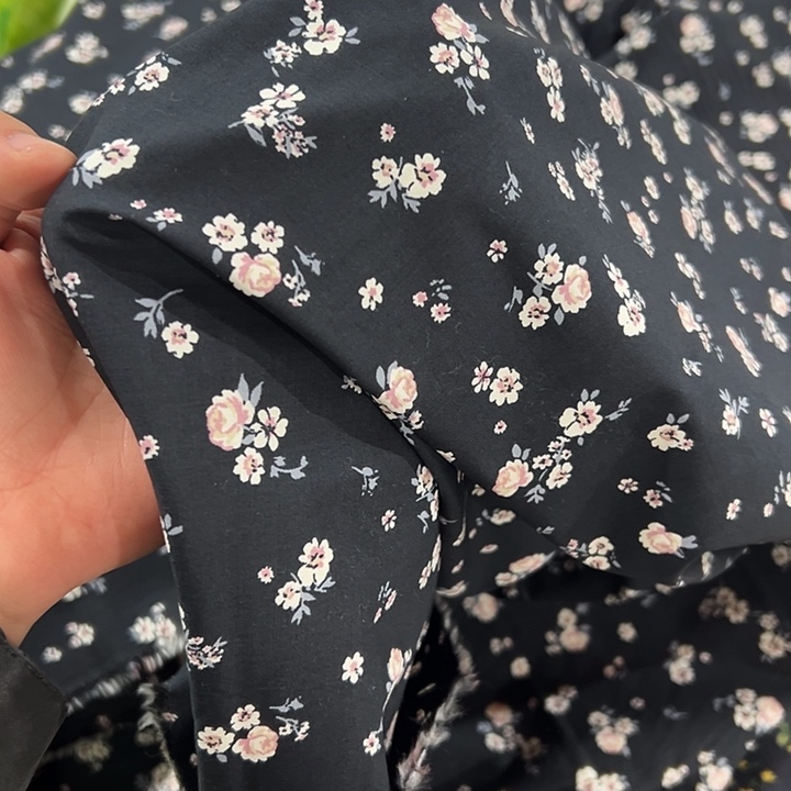 王***胖无纺布全棉府绸黑底粉花打包