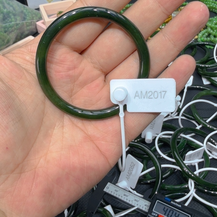 和田玉（碧玉）手镯未镶嵌55