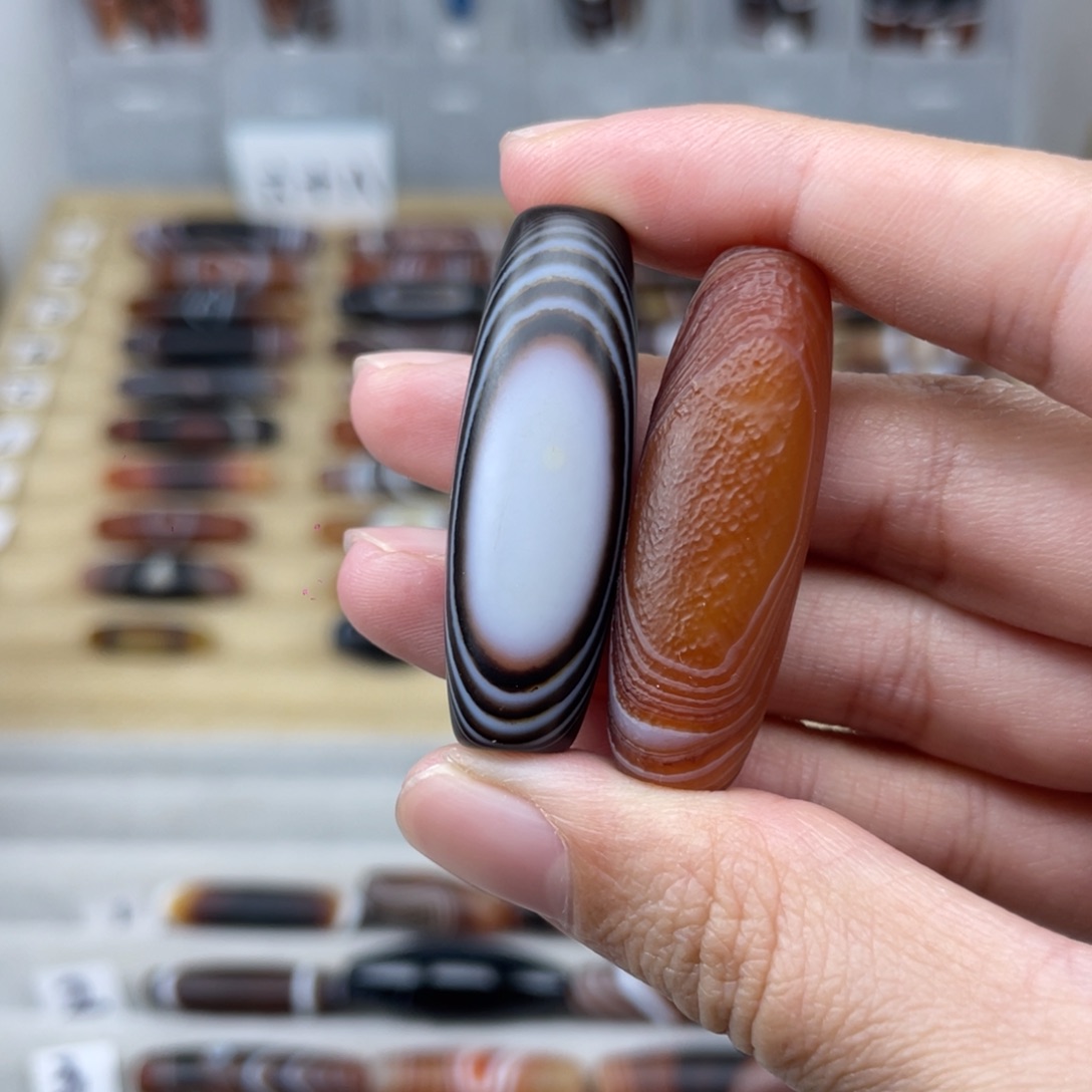 Y***S玛瑙/玉髓合金颈饰