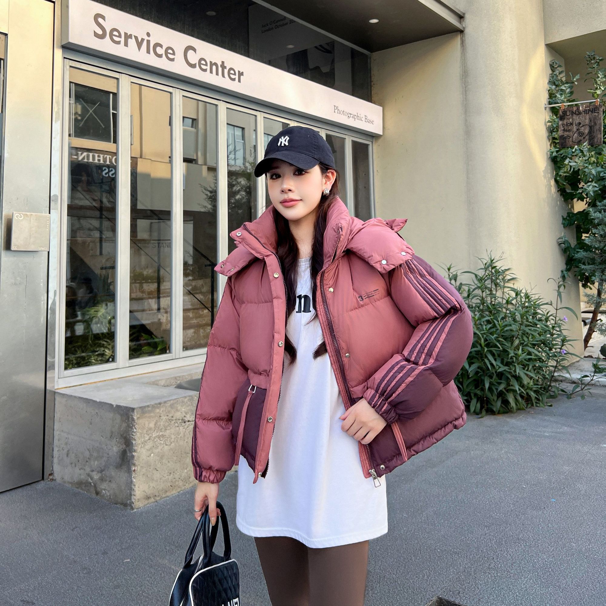 【大眼妹儿】“三条杠”短款羽绒服女2025新款连帽拼接设计感羽绒外套