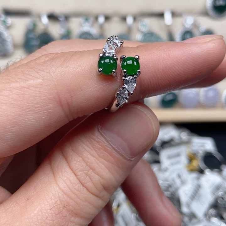 翡翠未镶嵌戒指戒指