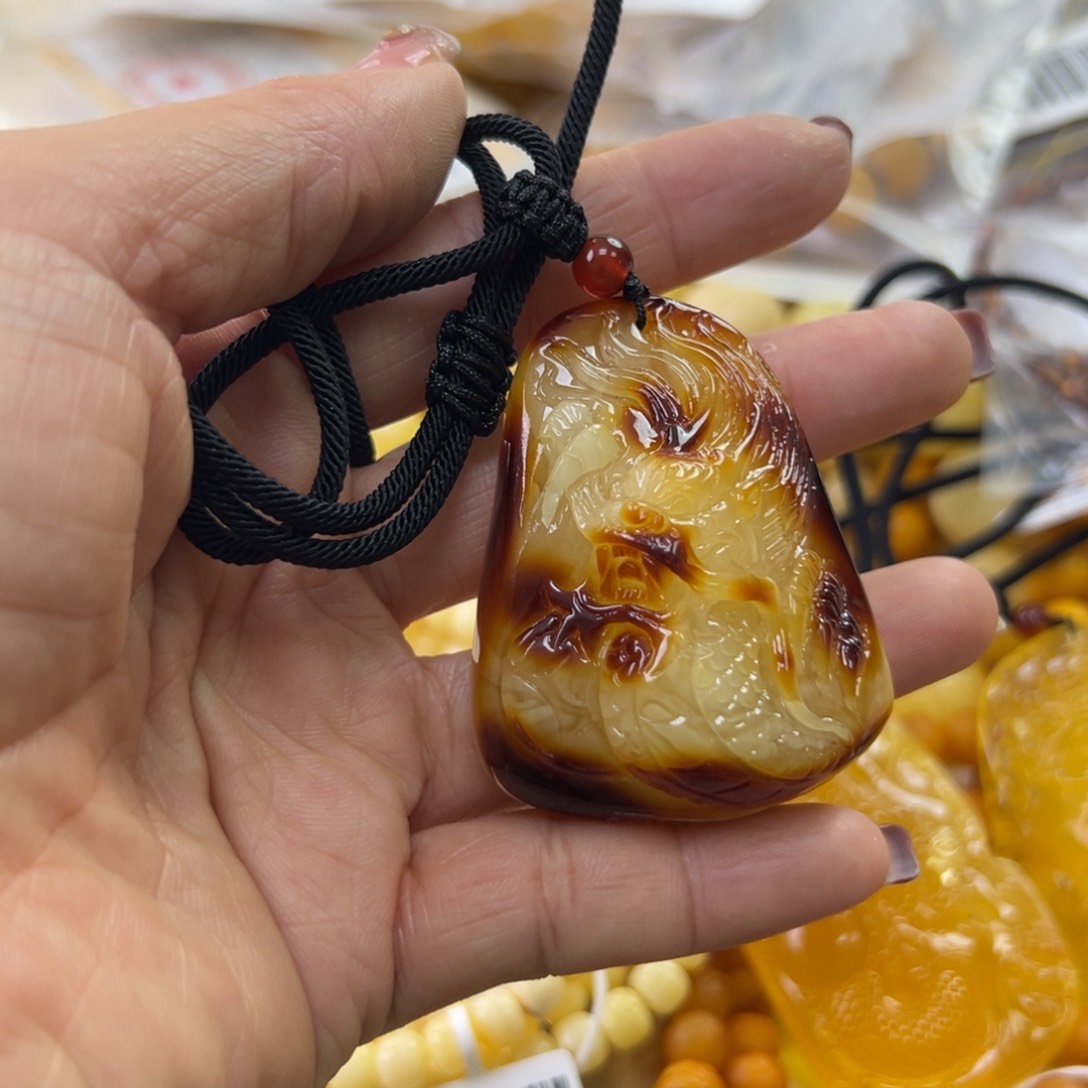 琥珀珠宝奇石未镶嵌