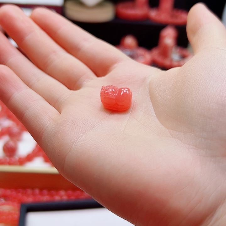 菱锰矿（红纹石）貔貅未镶嵌