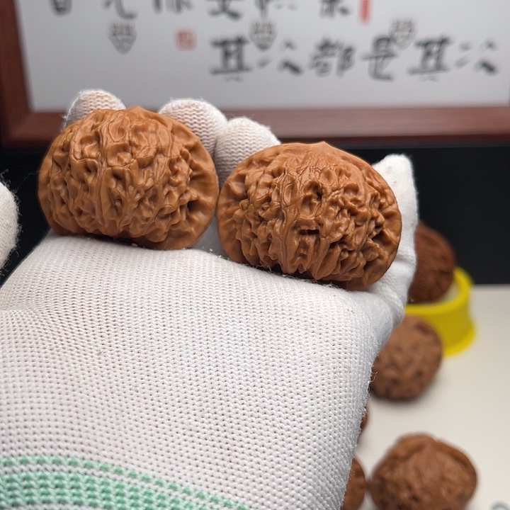 远***唤文玩核桃把件44宫灯