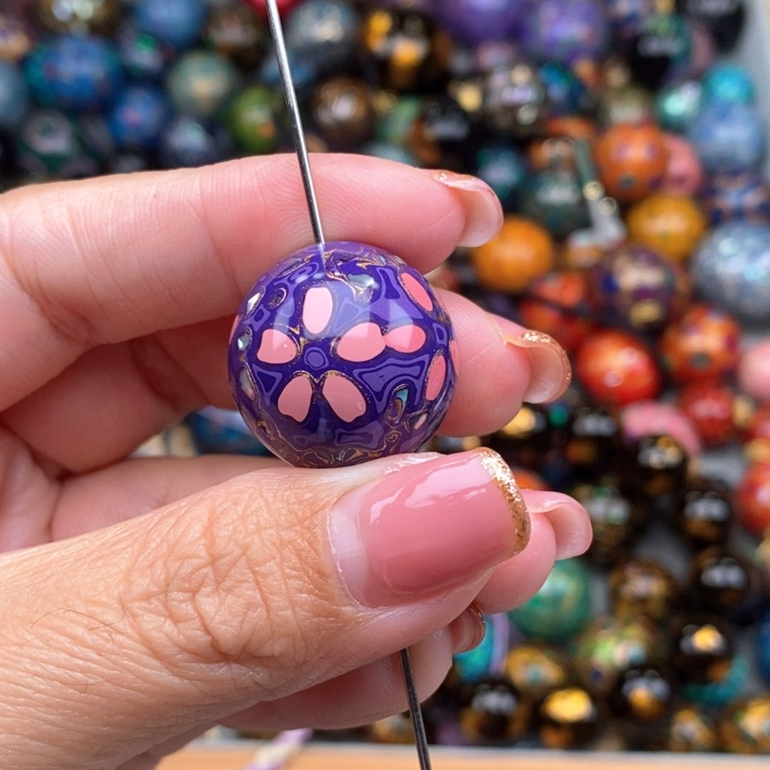 未*梦2.0紫漆画。        