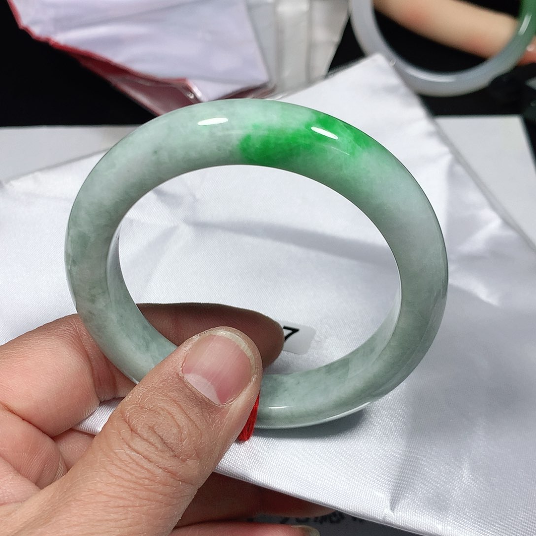 翡翠手镯未镶嵌天然缅甸翡翠手镯A货