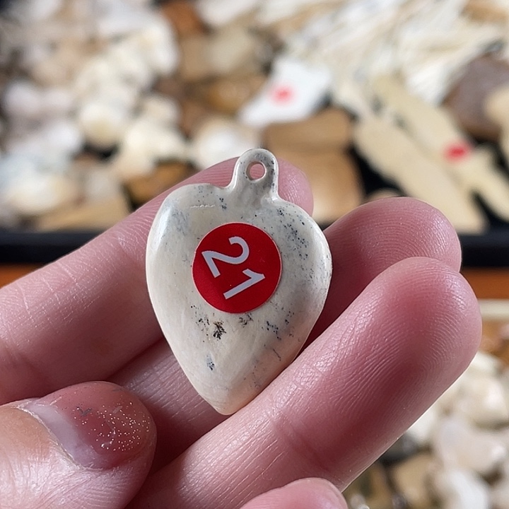 泥塑不打孔联系客服