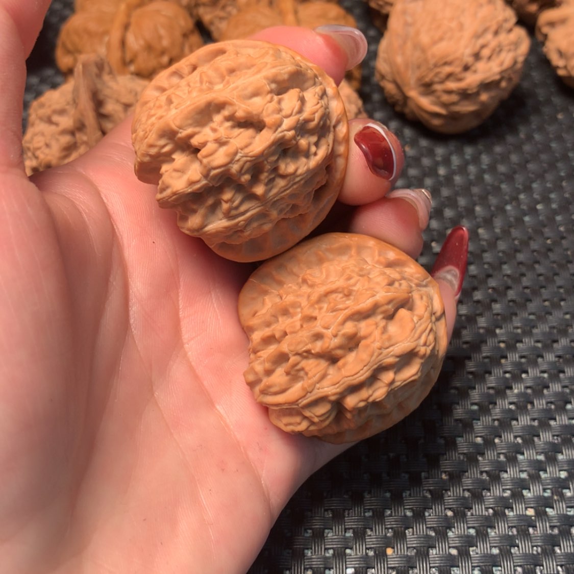 【闪购商品】文玩核桃吊坠三角白