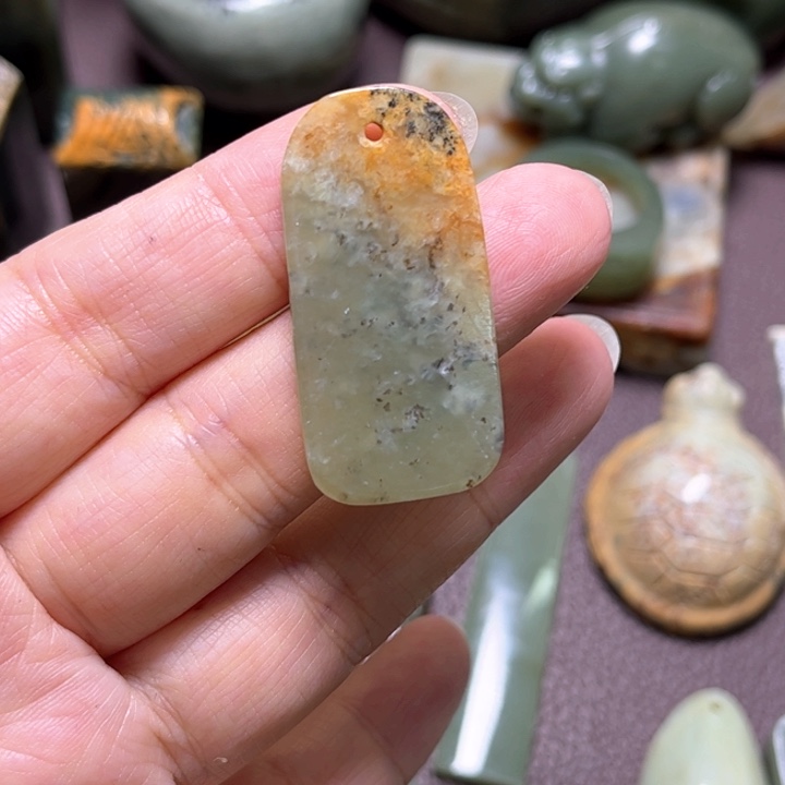 未镶嵌岫岩河磨玉（透闪石质玉）手绳