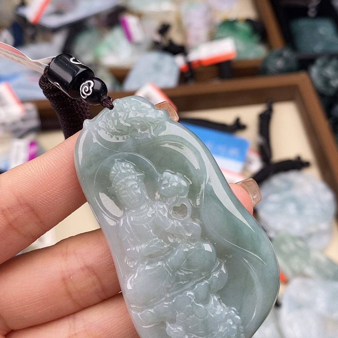 翡翠颈饰未镶嵌一
