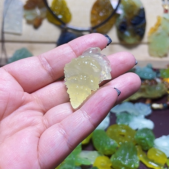 *****蛇纹石玉合金颈饰