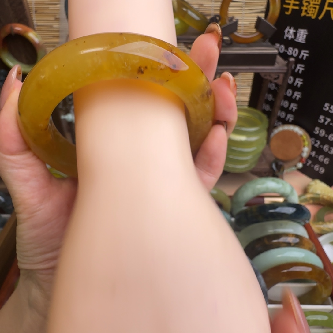 我***动岫玉未镶嵌手镯默认微瑕无科技