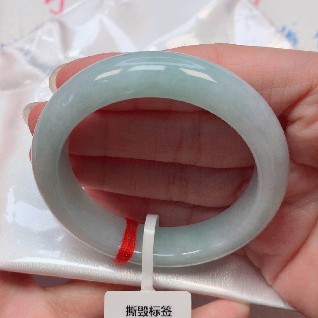 翡翠手镯未镶嵌51圈