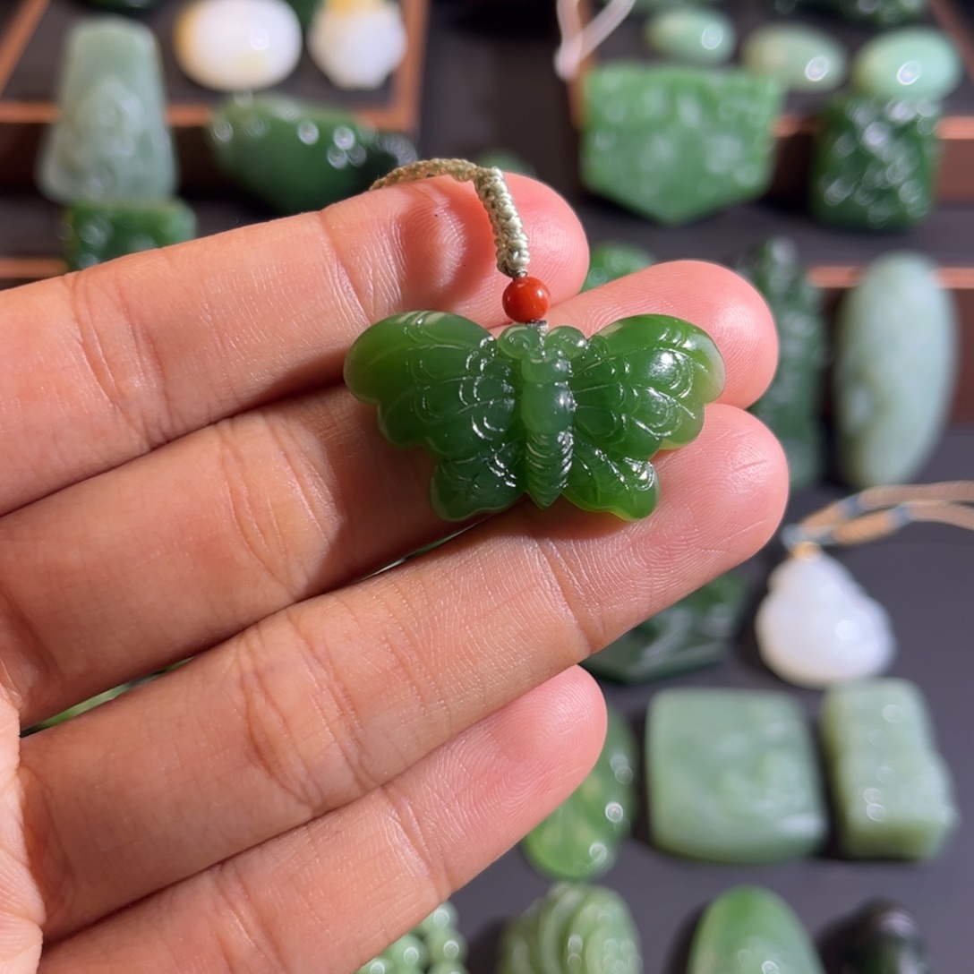 和田玉未镶嵌颈饰定制