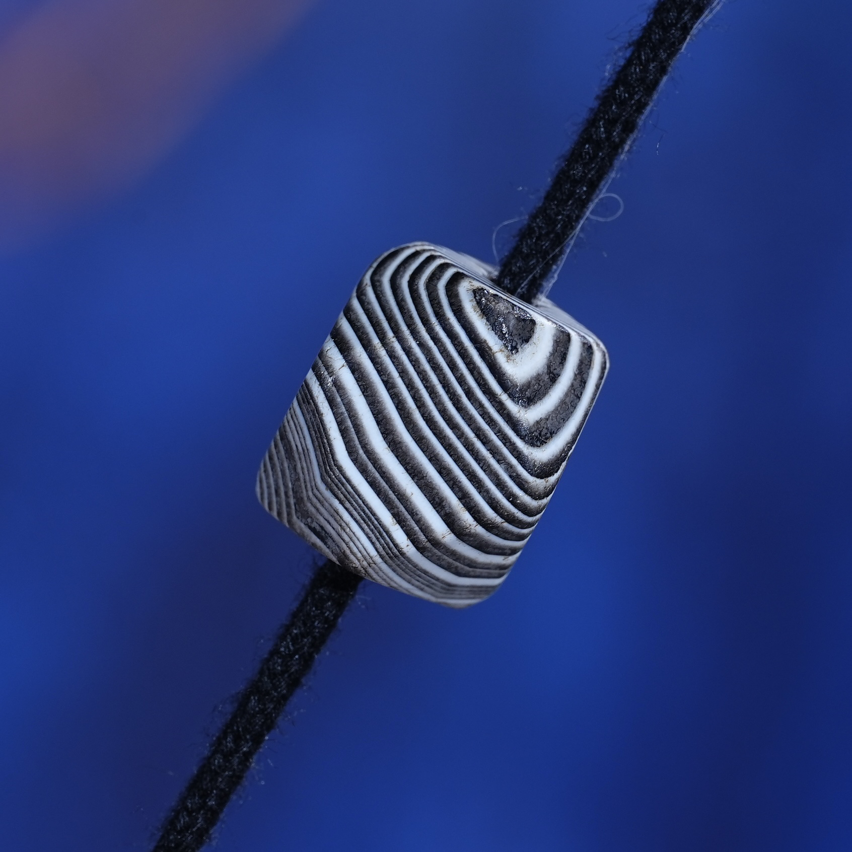 【古珠】10.6*10.4*12.3mm千年黑白缠丝多棱药师文玩保真保老