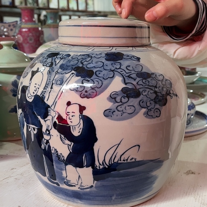 瓷片//////景德镇陶瓷茶叶罐。