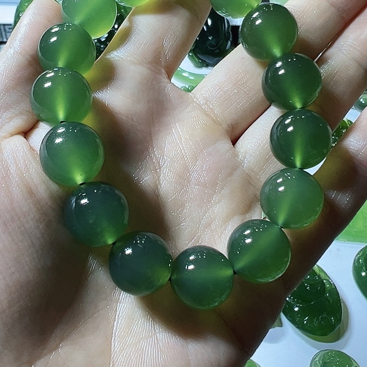 Q***姐蛇纹石玉合金手链