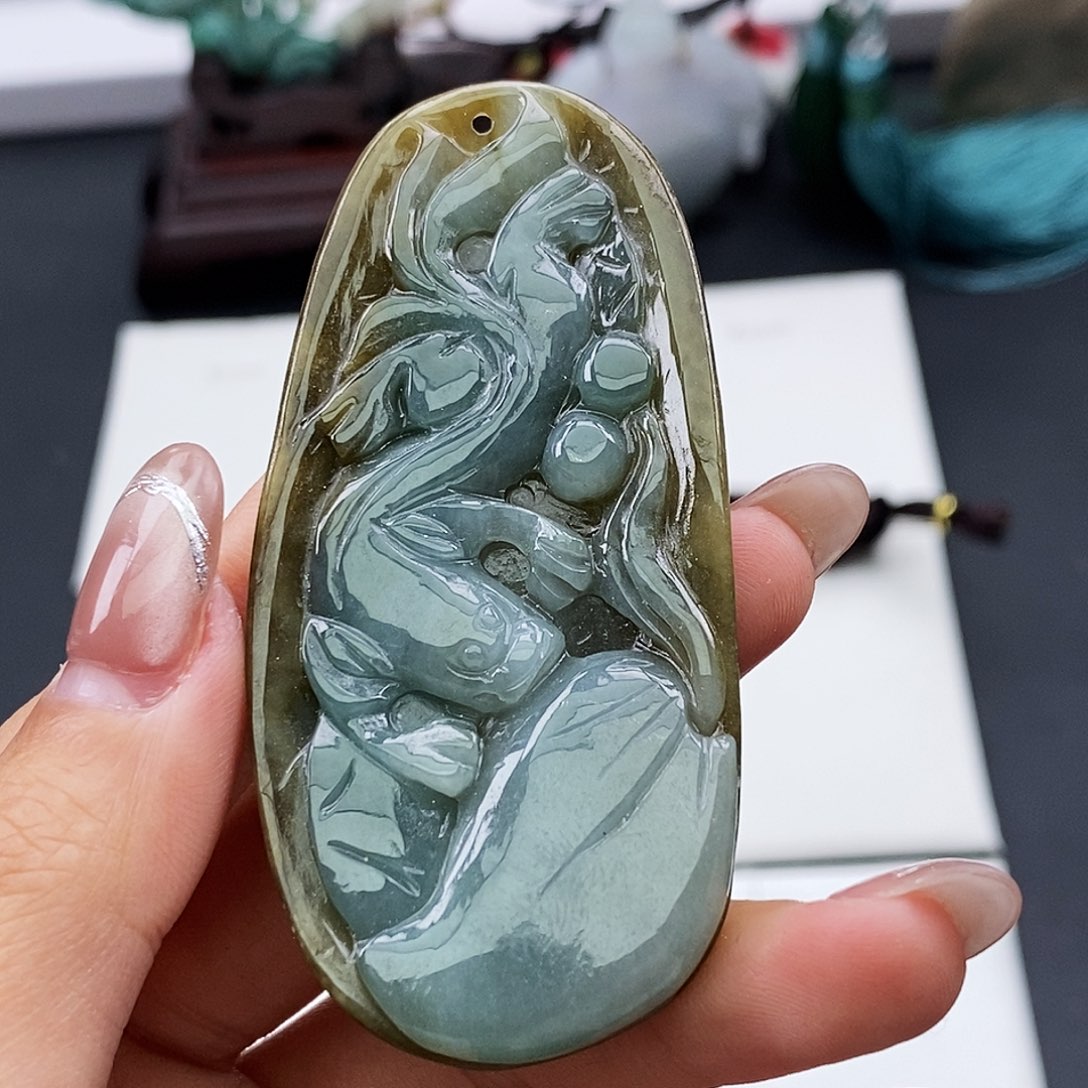 翡翠颈饰未镶嵌翡翠