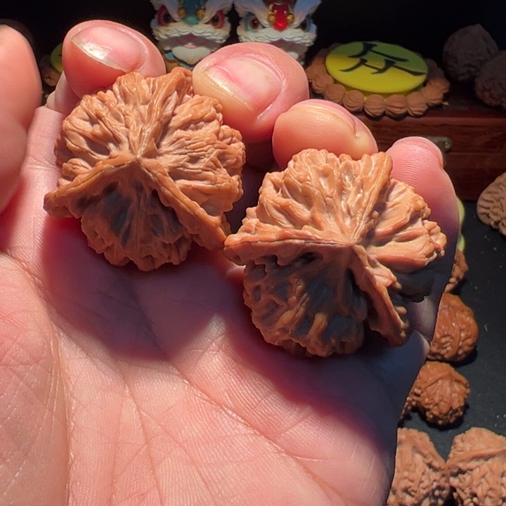 K***g文玩核桃把件大奔