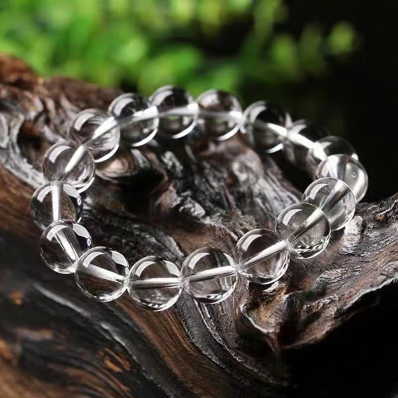 天然白水晶手串圆珠款式简单