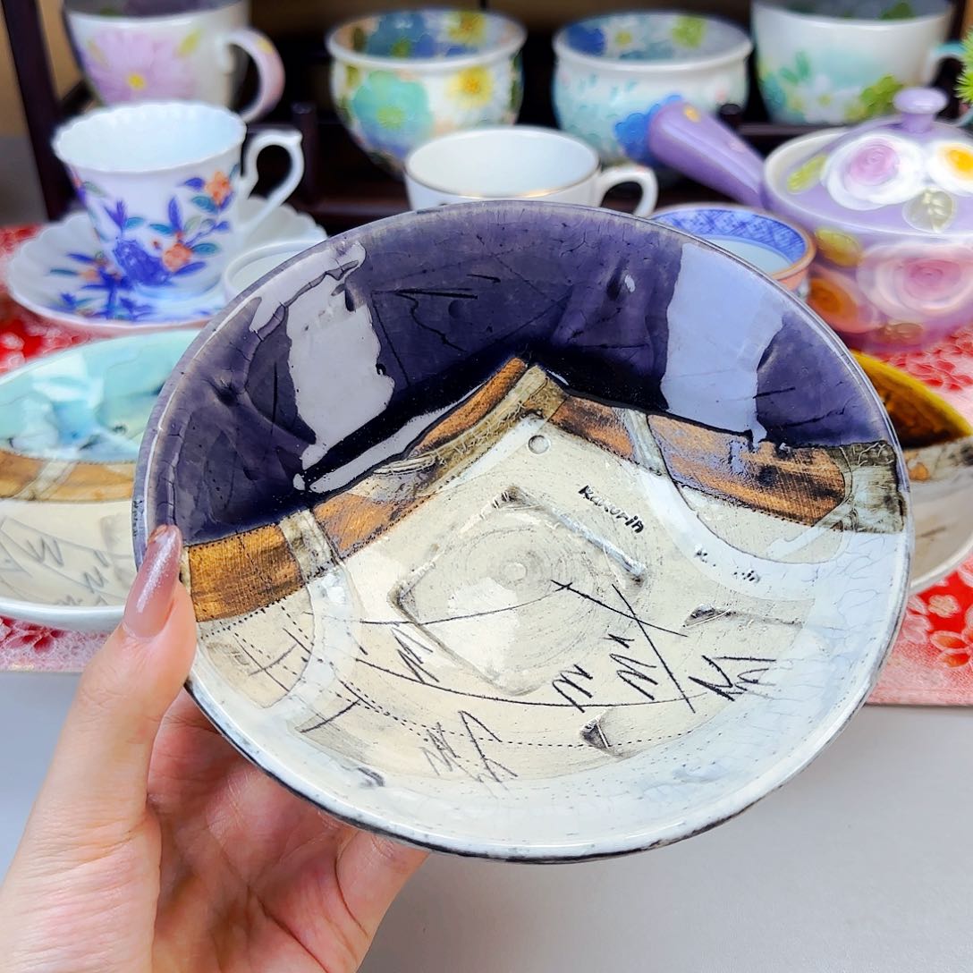 他家茶具瓷器真美！