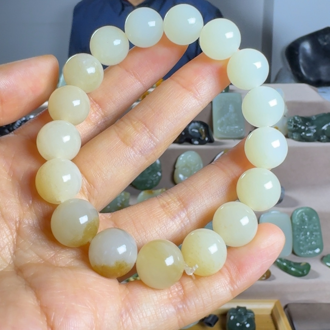 和田玉颈饰未镶嵌