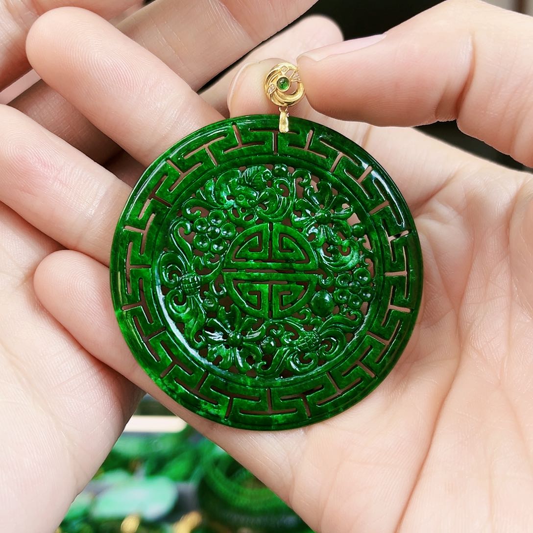 翡翠颈饰18K金镶嵌吊坠