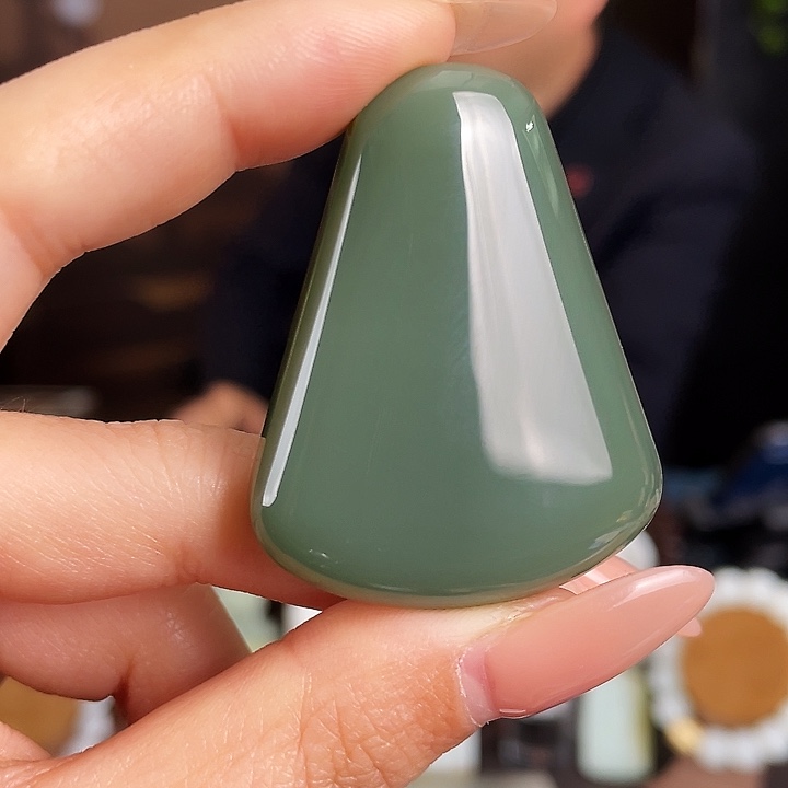 和田玉未镶嵌颈饰定制发货