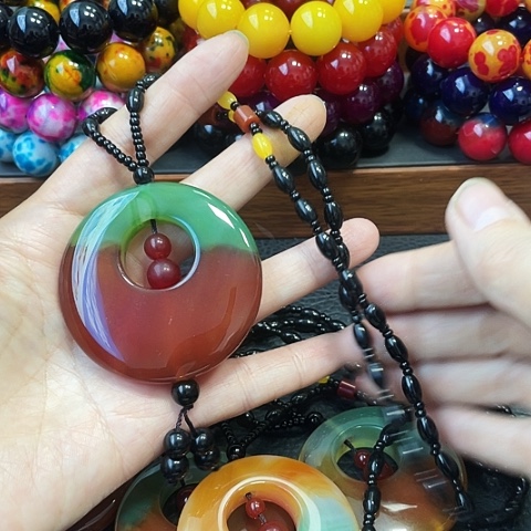 玛瑙未镶嵌手饰黄绿宝