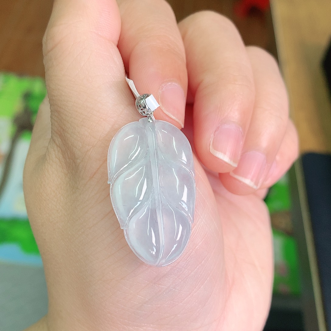 翡翠颈饰18K金镶嵌冰胶晴叶子
