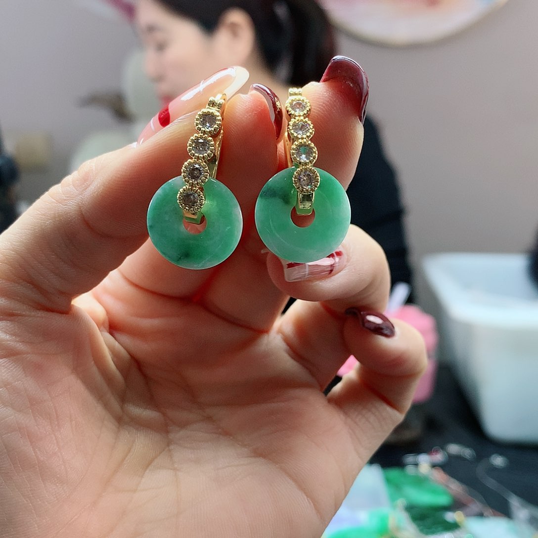 【闪购商品】翡翠耳饰未镶嵌，