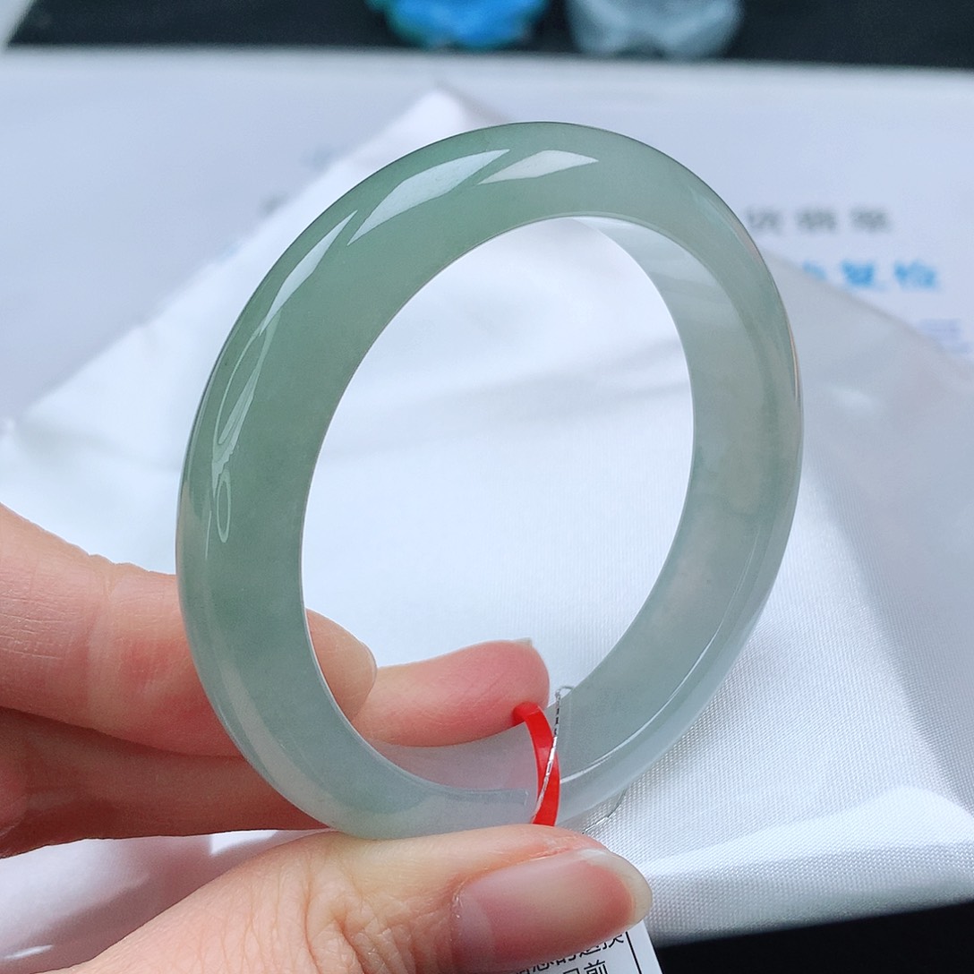 翡翠手镯未镶嵌51圈