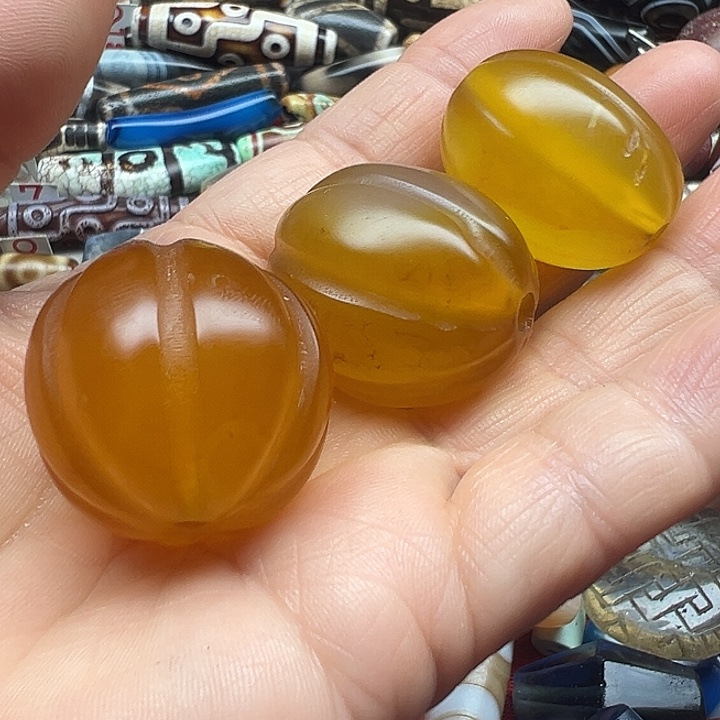 俏***阳玛瑙/玉髓未镶嵌颈饰