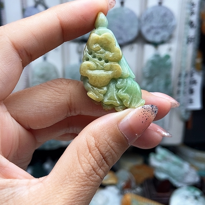 翡翠未镶嵌颈饰翡翠