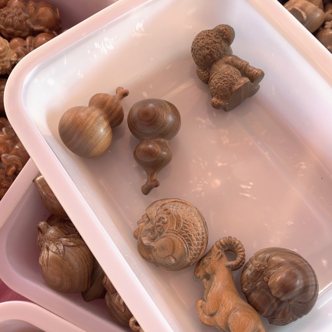 浩***海木绿檀木各种摆件